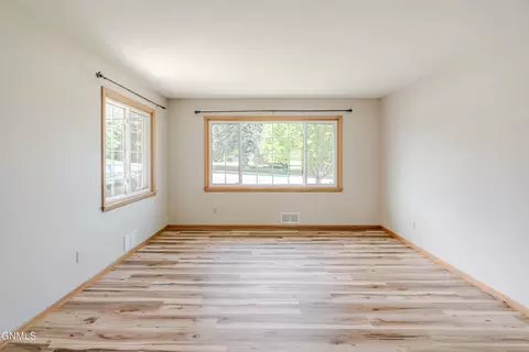 Living - 106 Divide Ave E, Bismarck, ND 58501 photo 1 of 4