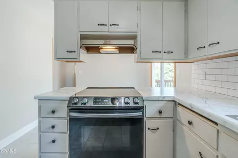 Kitchen - 106 Divide Ave E, Bismarck, ND 58501 photo 5 of 5