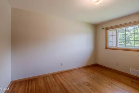 Bedroom - 106 Divide Ave E, Bismarck, ND 58501 photo 6 of 12