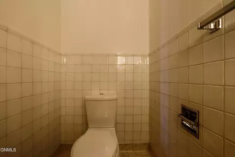 Bath - 106 Divide Ave E, Bismarck, ND 58501 photo 5 of 8
