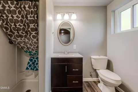 Bath - 106 Divide Ave E, Bismarck, ND 58501 photo 6 of 8