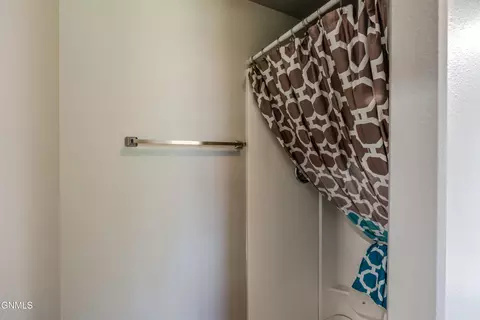 Bath - 106 Divide Ave E, Bismarck, ND 58501 photo 8 of 8