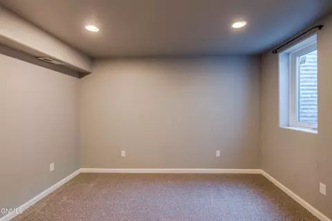 Bedroom - 106 Divide Ave E, Bismarck, ND 58501 photo 9 of 12