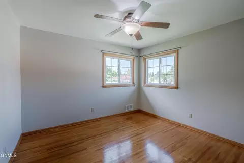 Bedroom - 106 Divide Ave E, Bismarck, ND 58501 photo 3 of 12