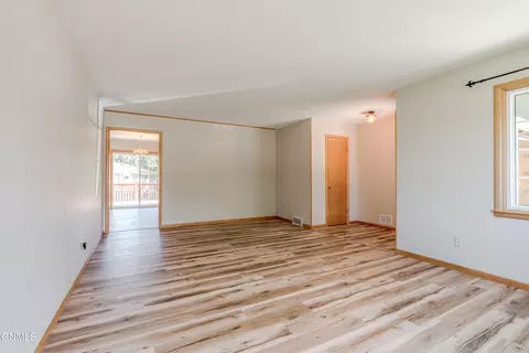 Living - 106 Divide Ave E, Bismarck, ND 58501 photo 2 of 4