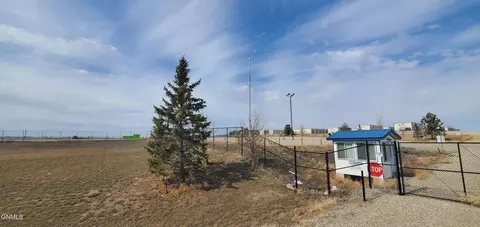 13589 57th St NW, Williston, ND 58801 photo 8
