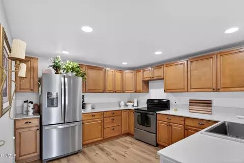 Kitchen - 1114 37th Ave SE, Williston, ND 58801 photo 5 of 6