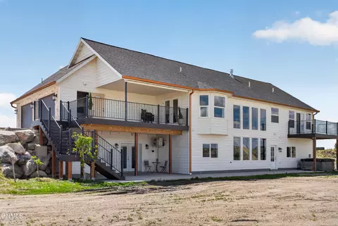 Exterior - 1114 37th Ave SE, Williston, ND 58801 photo 3 of 7