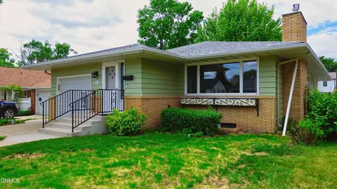 Exterior - 911 3rd Ave E, Williston, ND 58801 photo 2 of 2