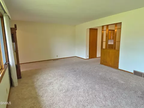 Living - 911 3rd Ave E, Williston, ND 58801 photo 3 of 3