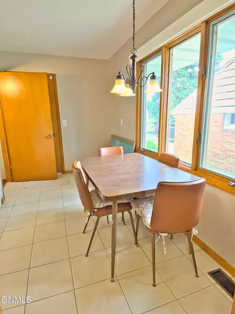 Dining - 911 3rd Ave E, Williston, ND 58801 photo 4 of 4