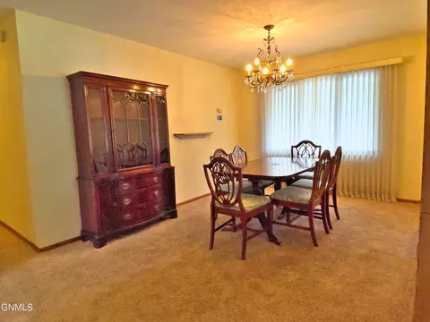 Dining - 911 3rd Ave E, Williston, ND 58801 photo 3 of 4