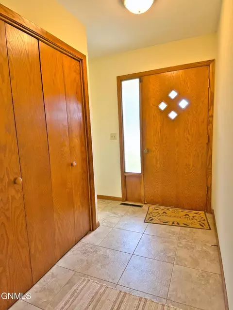 Entry Way - 911 3rd Ave E, Williston, ND 58801 photo 1 of 1