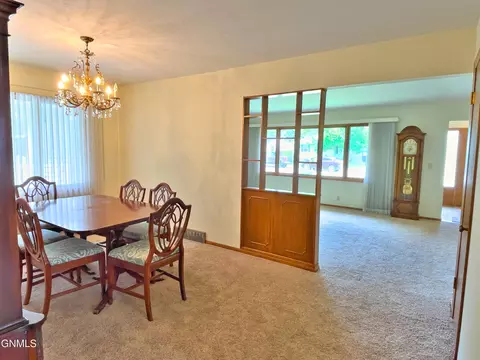 Dining - 911 3rd Ave E, Williston, ND 58801 photo 1 of 4