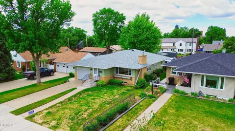 View/Area - 911 3rd Ave E, Williston, ND 58801 photo 2 of 5