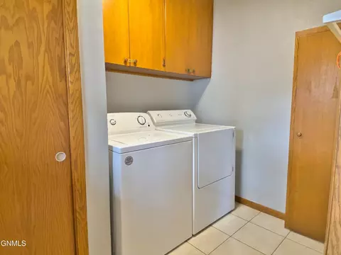 Other - 911 3rd Ave E, Williston, ND 58801 photo 2 of 10