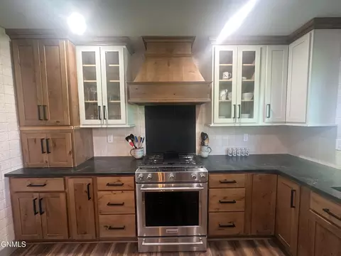 Kitchen - 4985 22 Ave SE, Braddock, ND 58524 photo 5 of 7