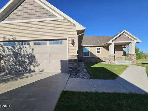 2222 5th Ave NE, Watford City, ND 58854