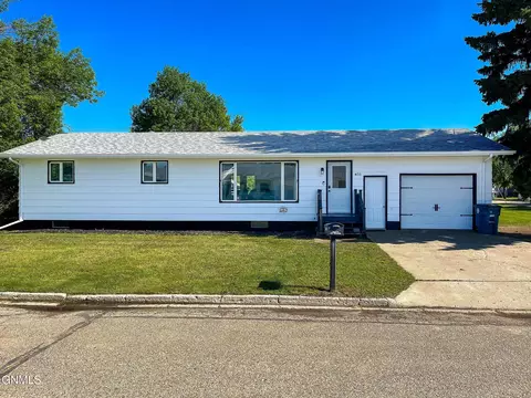 431 7th Ave SE, Stanley, ND 58784