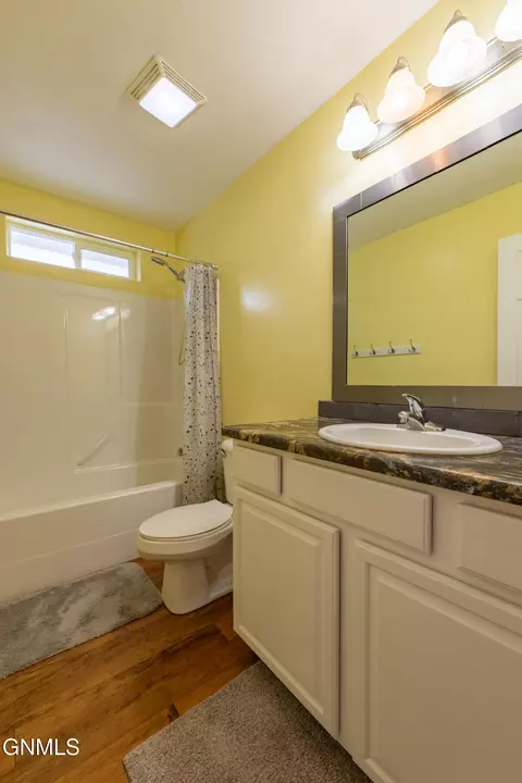 Bath - 2010 23rd St W, Williston, ND 58801 photo 1 of 4