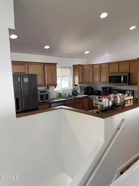 Kitchen - 2010 23rd St W, Williston, ND 58801 photo 3 of 4