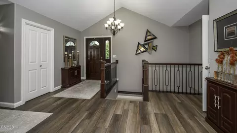 Entry Way - 751 Juniper Dr, Bismarck, ND 58503 photo 1 of 4