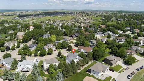 View/Area - 751 Juniper Dr, Bismarck, ND 58503 photo 3 of 4