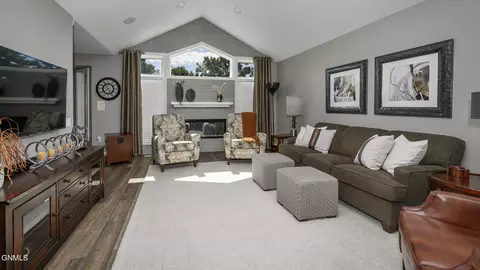 Living - 751 Juniper Dr, Bismarck, ND 58503 photo 1 of 1