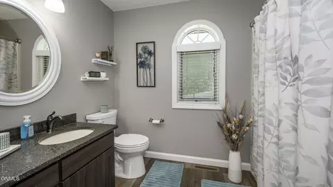 Bath - 751 Juniper Dr, Bismarck, ND 58503 photo 1 of 7