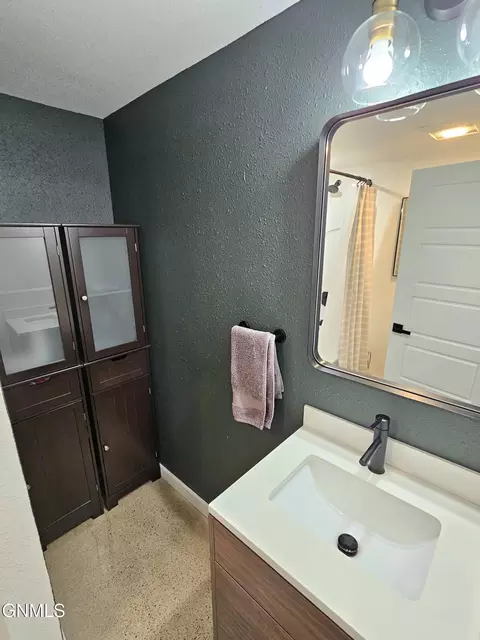 Bath - 2113 9th Ave E, Williston, ND 58801 photo 8 of 8
