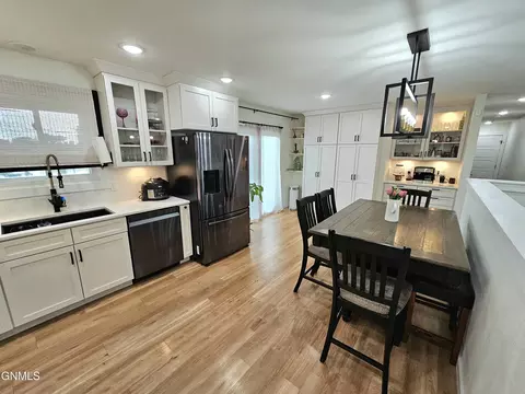 Kitchen - 2113 9th Ave E, Williston, ND 58801 photo 2 of 2