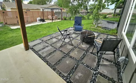 Exterior - 2113 9th Ave E, Williston, ND 58801 photo 3 of 7