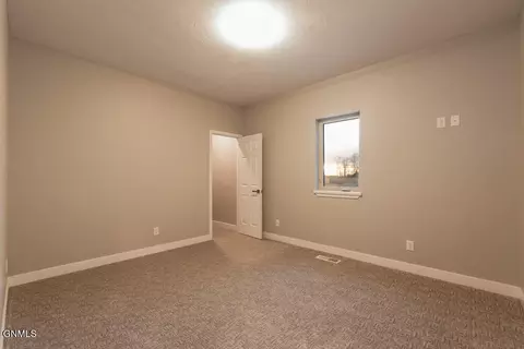 Bedroom - 5531 Holmes Dr, Bismarck, ND 58504 photo 2 of 3