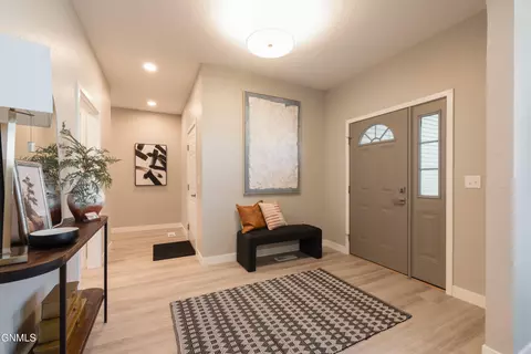 Entry Way - 5531 Holmes Dr, Bismarck, ND 58504 photo 2 of 2