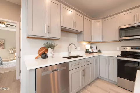 Kitchen - 5531 Holmes Dr, Bismarck, ND 58504 photo 4 of 4