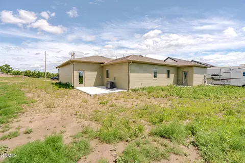 Exterior - 5531 Holmes Dr, Bismarck, ND 58504 photo 6 of 7