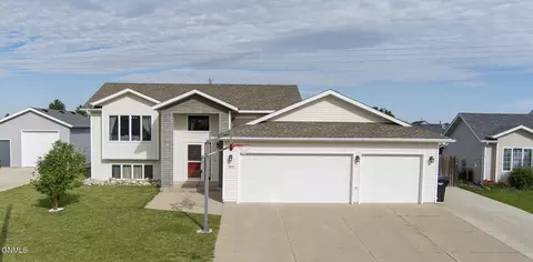 Exterior - 1015 Plainview Dr SE, Mandan, ND 58554 photo 21 of 21