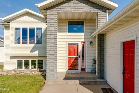 Other - 1015 Plainview Dr SE, Mandan, ND 58554 photo 1 of 19