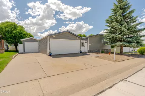 1837 Valley Loop, Bismarck, ND 58503