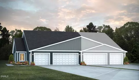 2909 Clear Creek Loop SE, Mandan, ND 58554