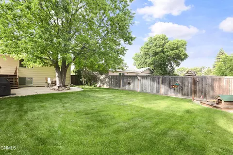 Exterior - 312 18th St E, Williston, ND 58801 photo 2 of 6