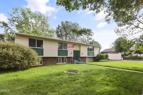 Exterior - 312 18th St E, Williston, ND 58801 photo 1 of 6