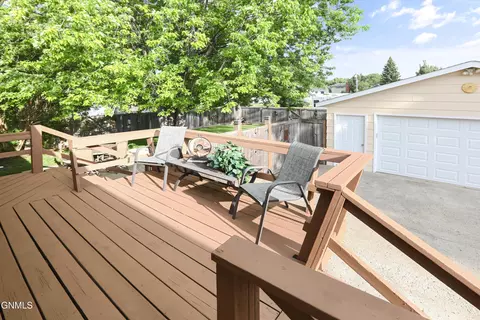 Exterior - 312 18th St E, Williston, ND 58801 photo 5 of 6
