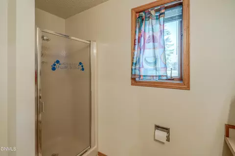 Bath - 410 3rd St, Riverdale, ND 58565 photo 7 of 8
