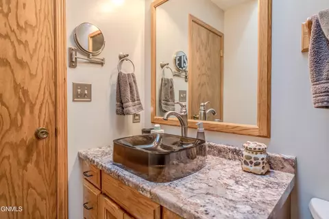 Bath - 410 3rd St, Riverdale, ND 58565 photo 5 of 8