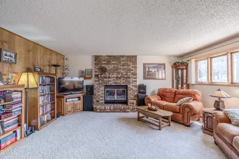 Living - 410 3rd St, Riverdale, ND 58565 photo 5 of 6
