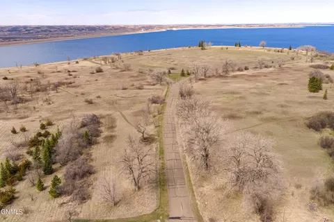 View/Area - 410 3rd St, Riverdale, ND 58565 photo 2 of 15