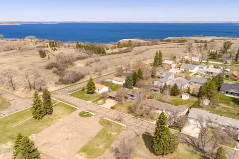 View/Area - 410 3rd St, Riverdale, ND 58565 photo 5 of 15