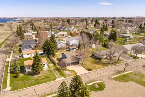 View/Area - 410 3rd St, Riverdale, ND 58565 photo 3 of 15