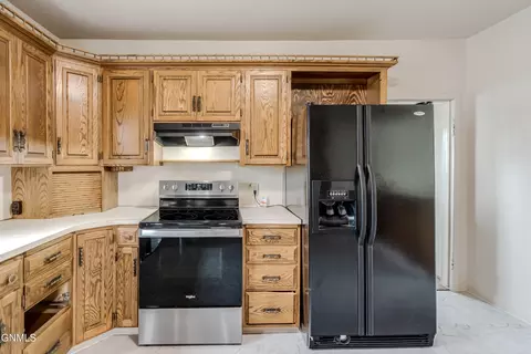 Kitchen - 725 Main St, Hebron, ND 58638 photo 2 of 7